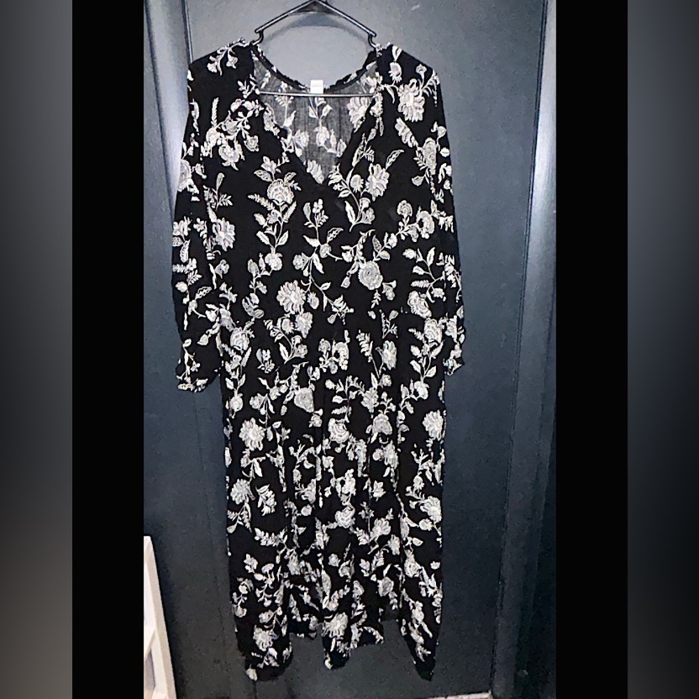 Old Navy Floral Black and White Dress
